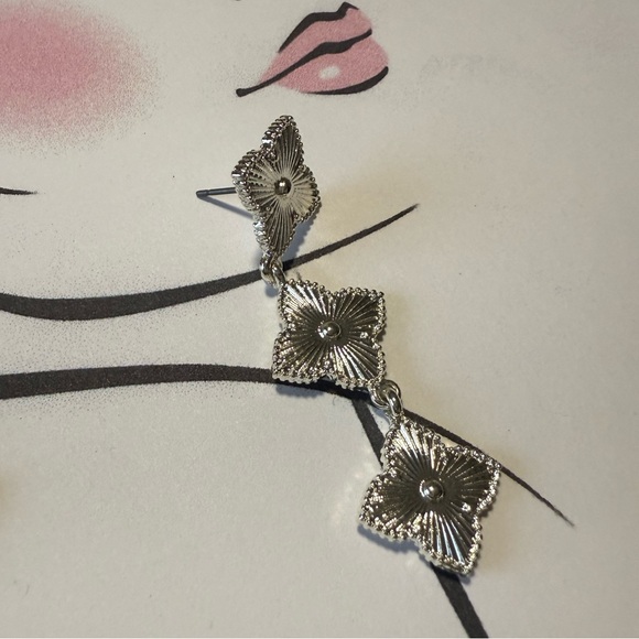 Glover Dangle Earrings - Picture 3 of 4